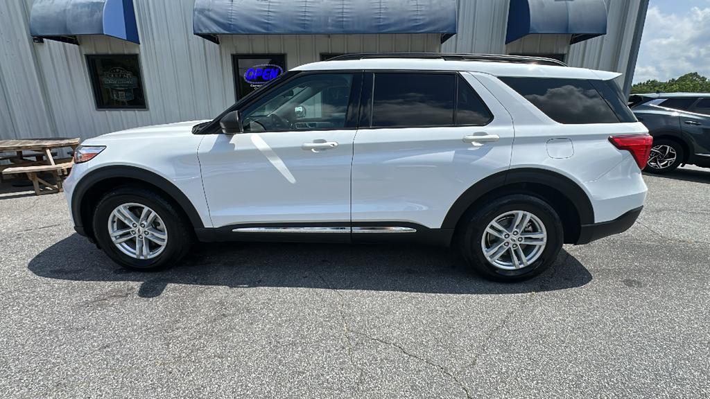 2023 Ford Explorer XLT's photo