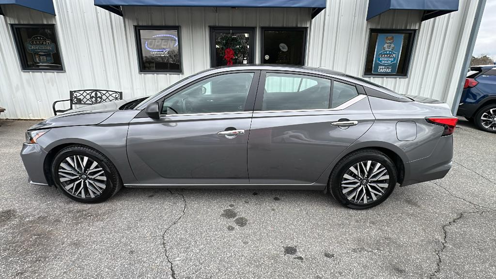 2024 Nissan Altima SV's photo