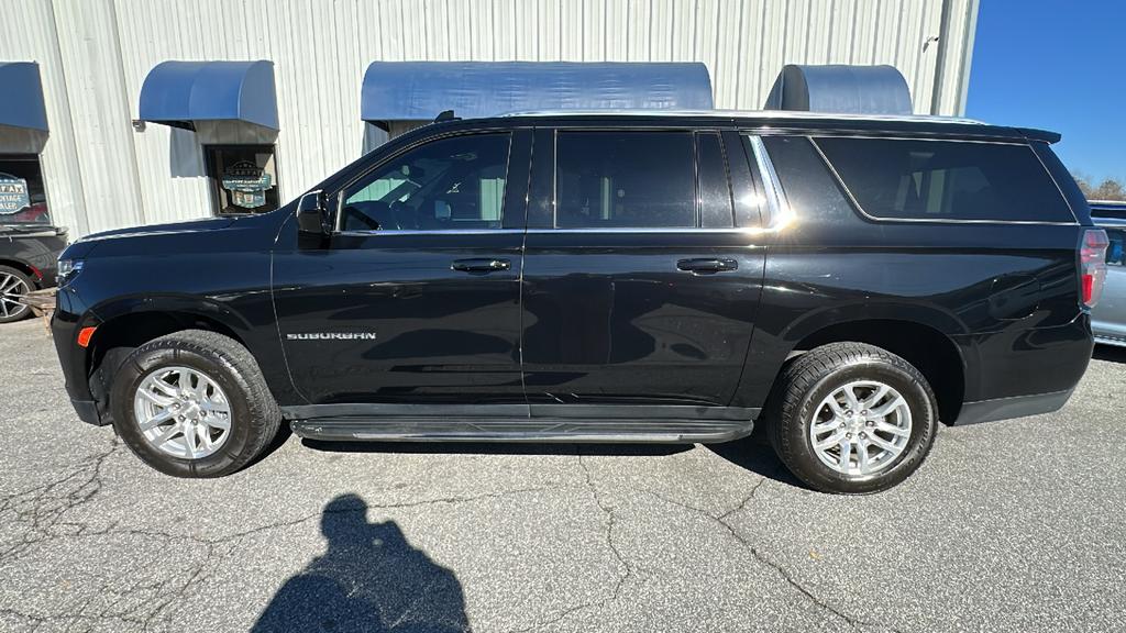 2022 Chevrolet Suburban LS's photo