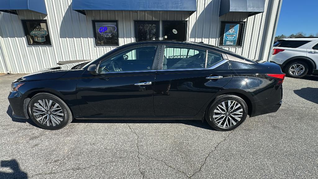 2024 Nissan Altima SV's photo