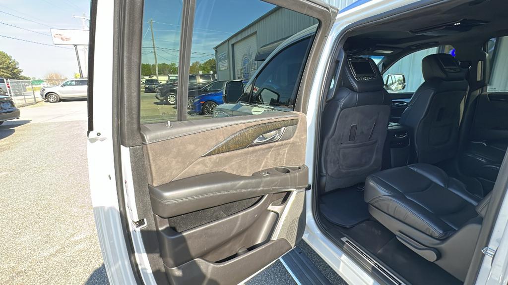 2019 Cadillac Escalade ESV Platinum - Photo 11