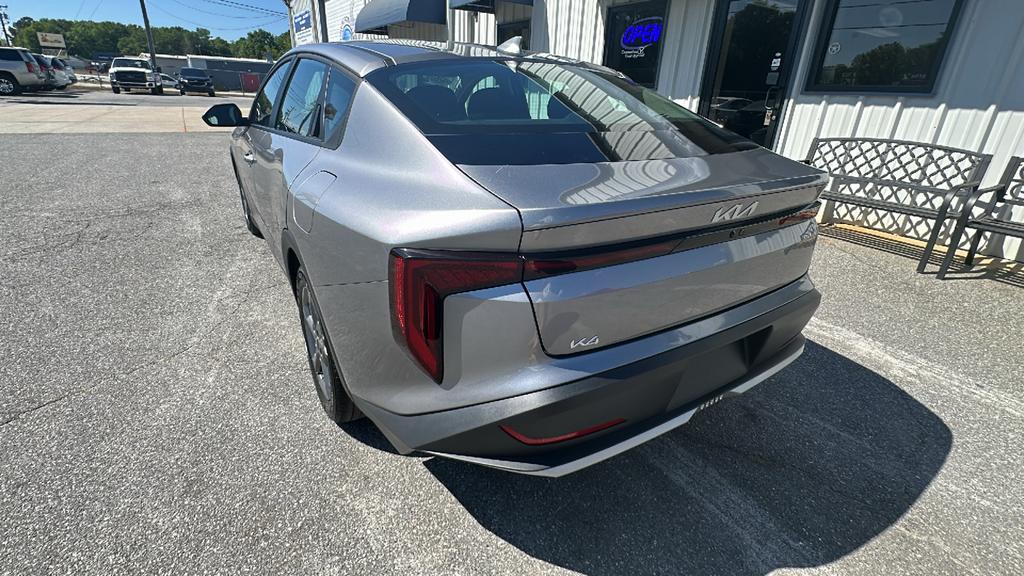 2025 Kia K4 LXS - Photo 7