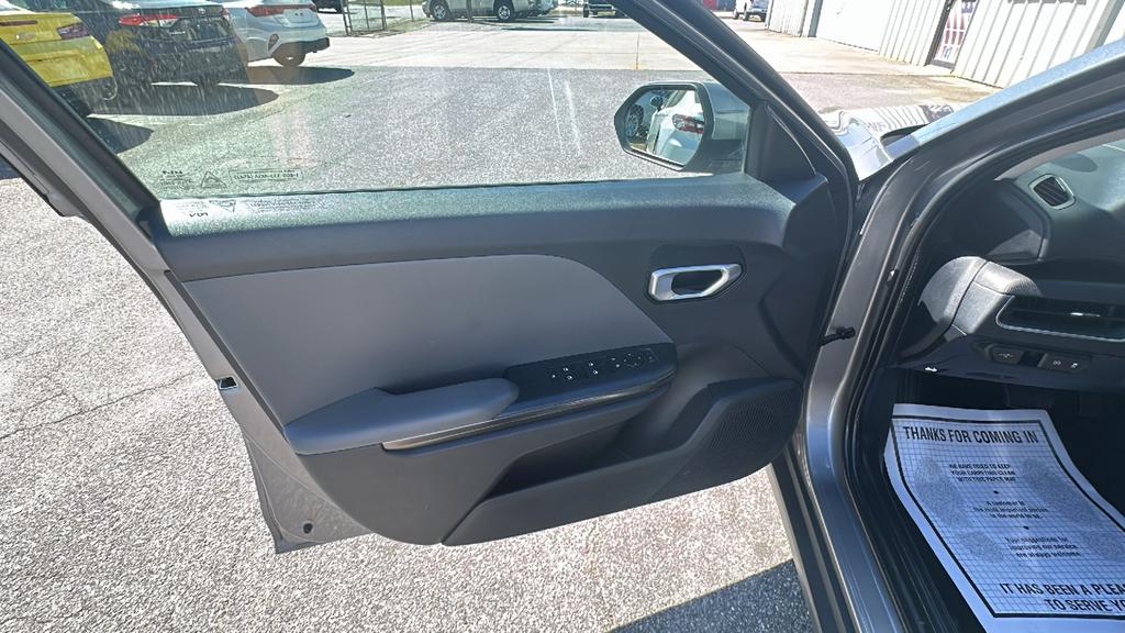 2025 Kia K4 LXS - Photo 8