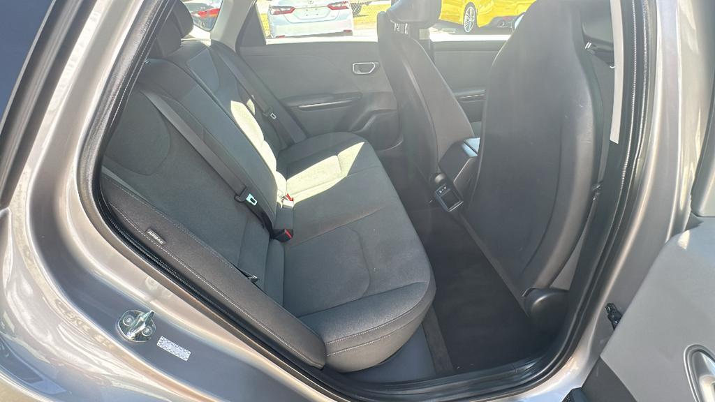 2025 Kia K4 LXS - Photo 17