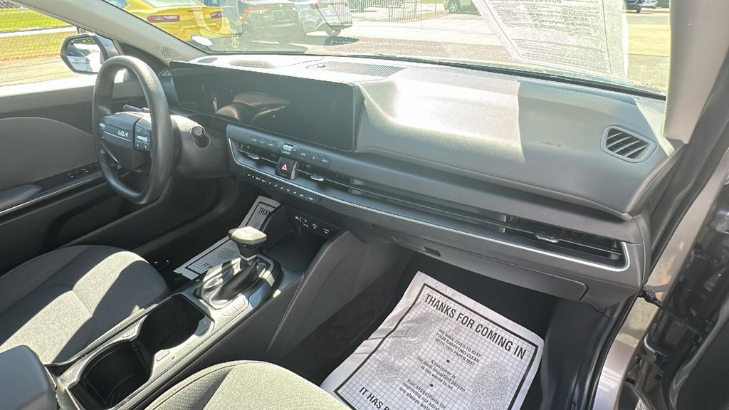 2025 Kia K4 LXS - Photo 15