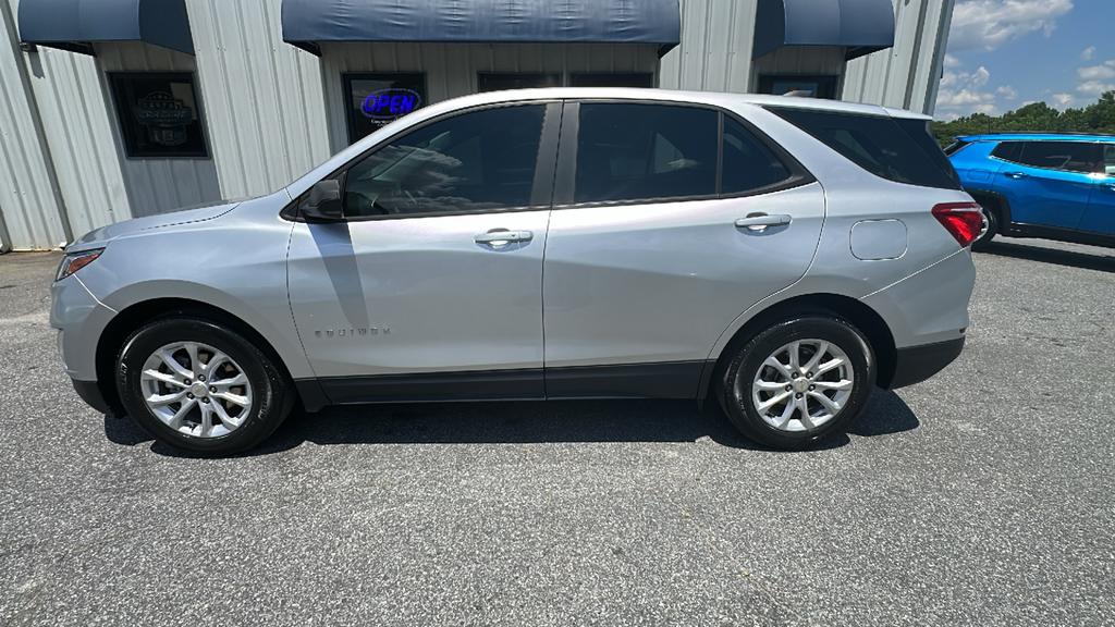 2020 Chevrolet Equinox LS's photo