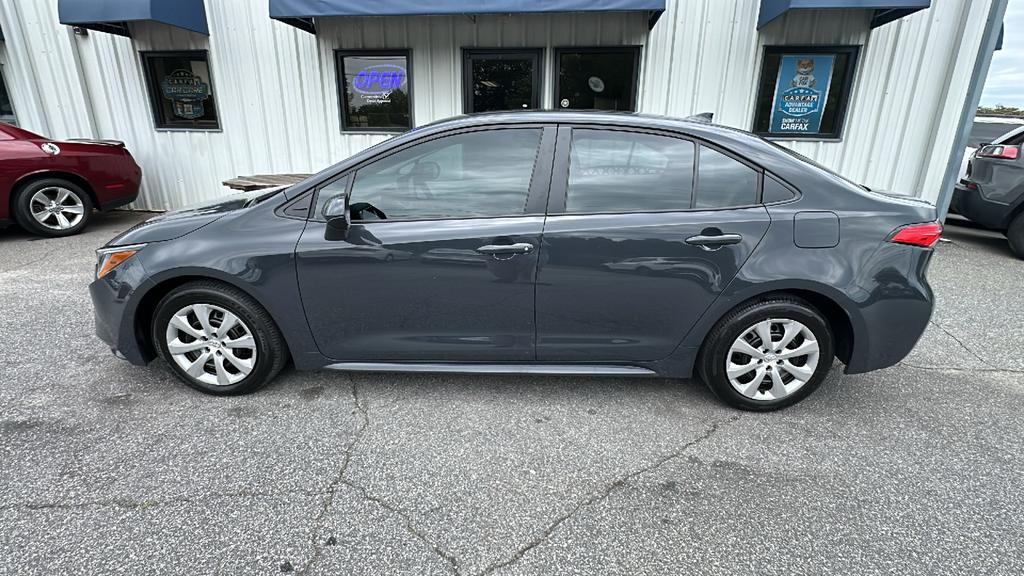 2025 Toyota Corolla LE CVT's photo