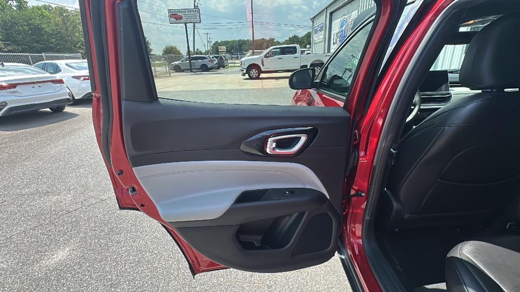 2025 Jeep Compass Limited - Photo 11