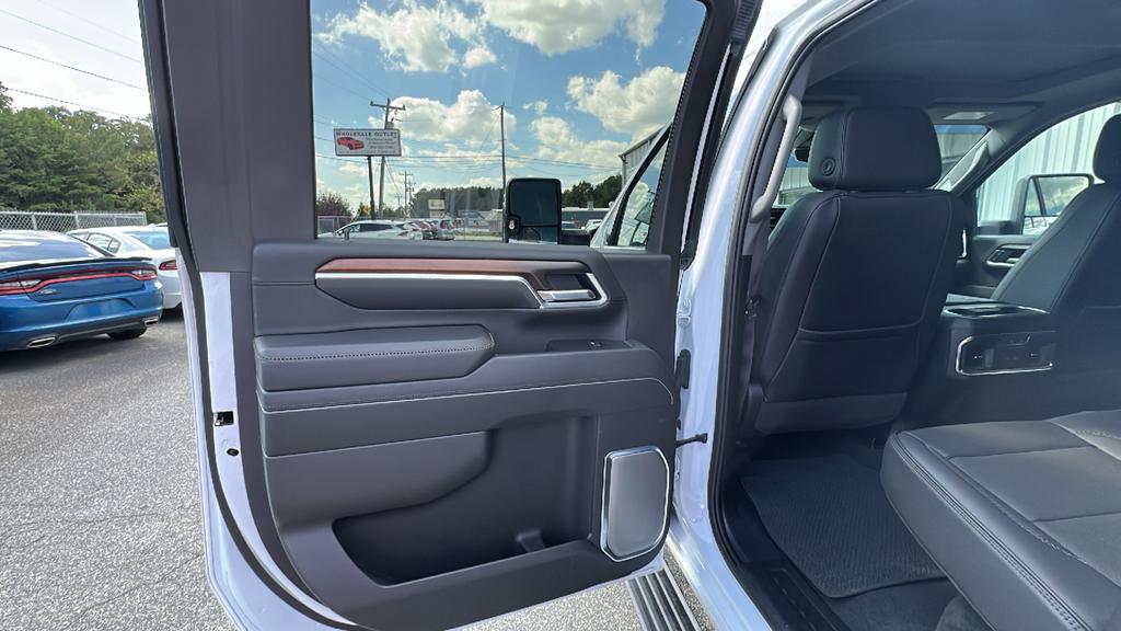 2025 GMC Sierra 3500HD Denali - Photo 14