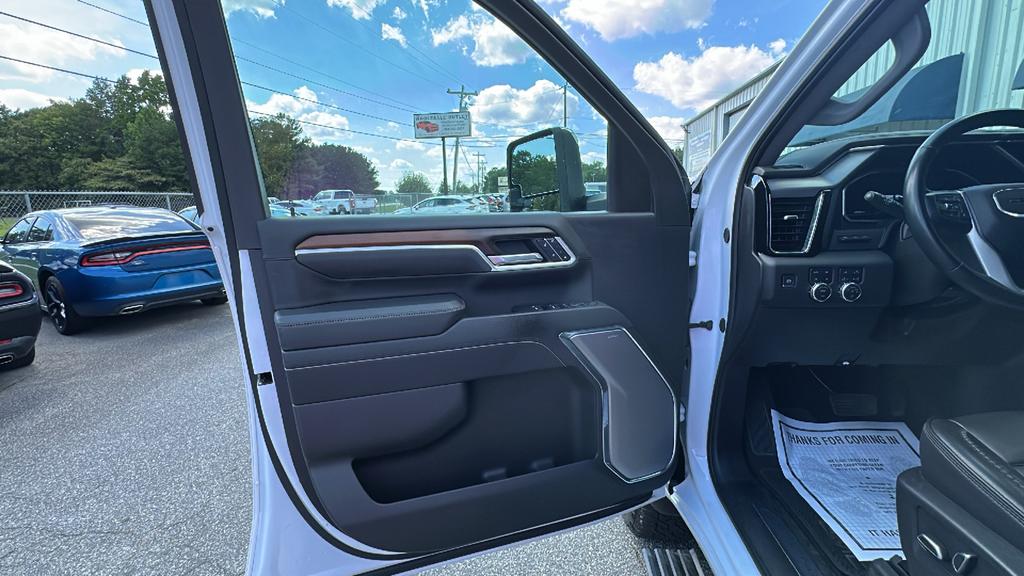 2025 GMC Sierra 3500HD Denali - Photo 8